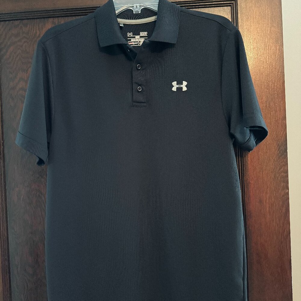 Black Under Armour Logo Polo, Heat Gear Loose Fit in size Small